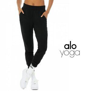 Alo Yoga Unwind Sweatpant